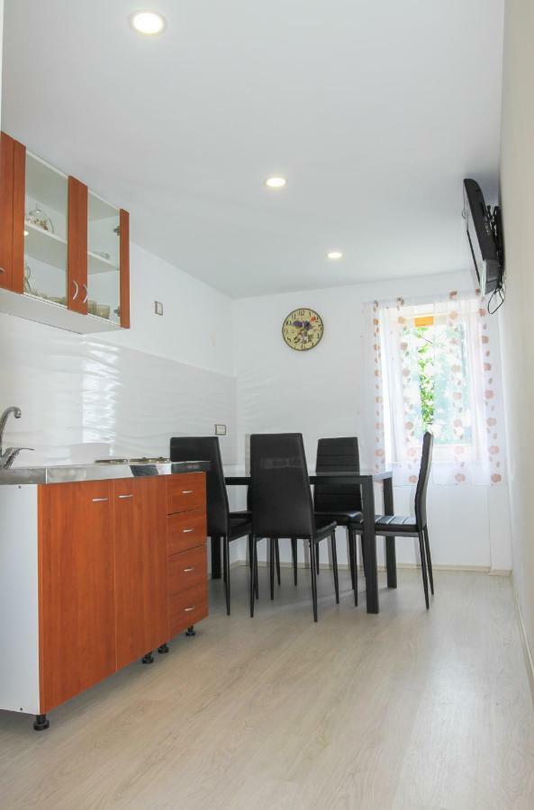 Apartment Bugenvilija Lovran Exterior foto